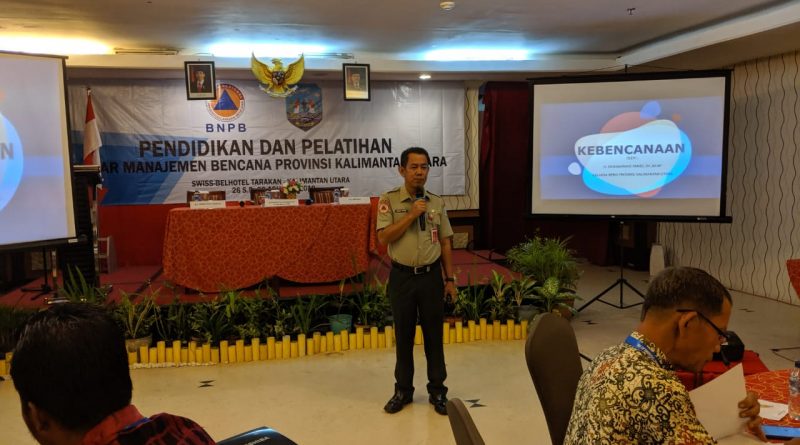 KEPALA PELAKSANA BPBD. PROVINSI KALIMANTAN UTARA MEMBERIKAN MATERI TERKAIT KEBENCANAAN